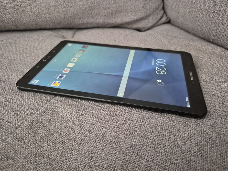 Tablet Samsung Galaxy Tab E 9.6 SM-T560 +8 Gb czarny