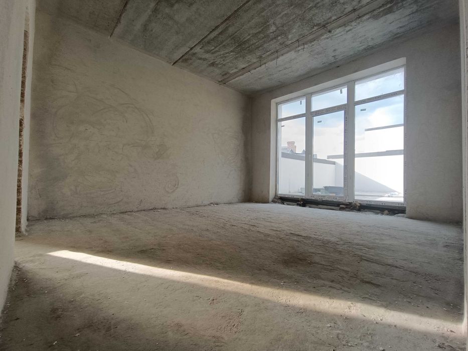 ПРОДАМ дім  загороджений дуплекс з гаржем та терасою 160 м² , 3сот ГАЗ  підключенні всі міські комунікації