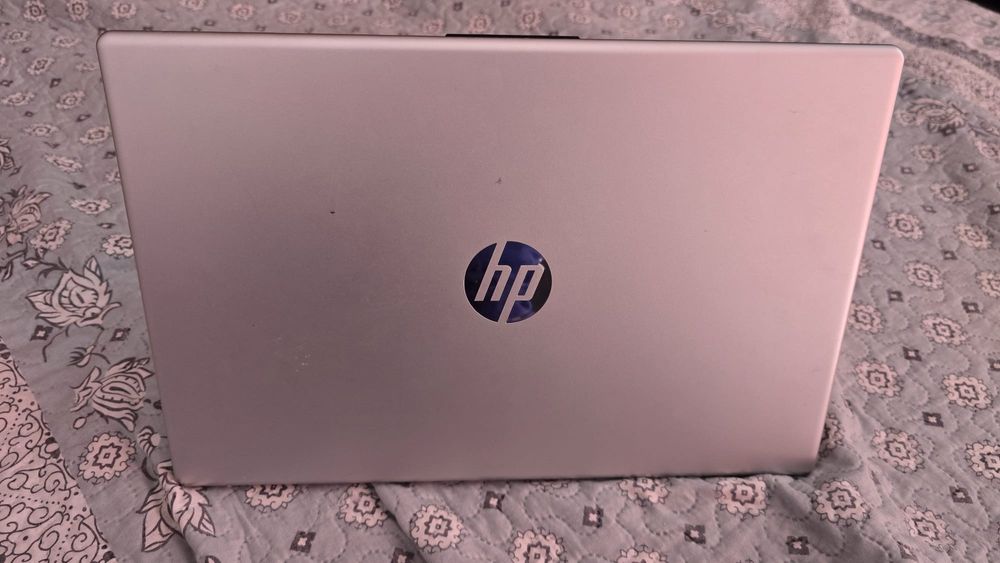 Vendo laptop HP 15 fc0xxx