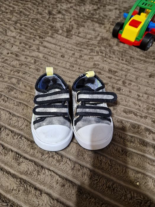 Кеди на хлопчика на осінь