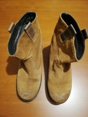 Botins tamanho 37 e 39