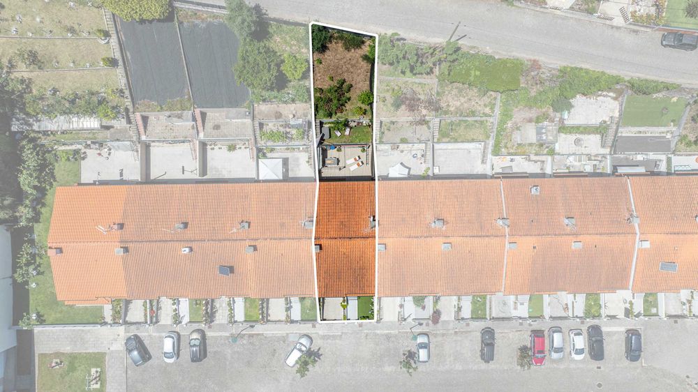 Moradia T3 com Jardim Privado e Garagem para 5 Carros em Esposende