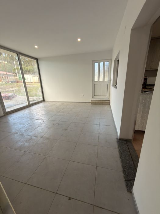 Aluga-se t2 em mozelos