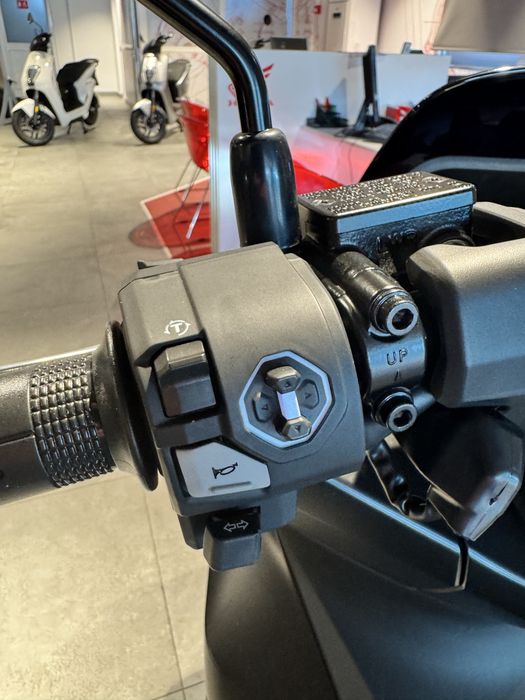 Pcx 125 cc -  2026 DX - 0 km com apenas 800€ de Entrada