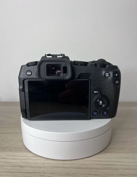 Canon EOS RP - Câmera Mirrorless Full Frame Usada