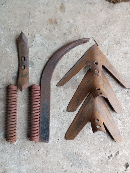 Лапи культиватора (пружини, стійки культиватора)