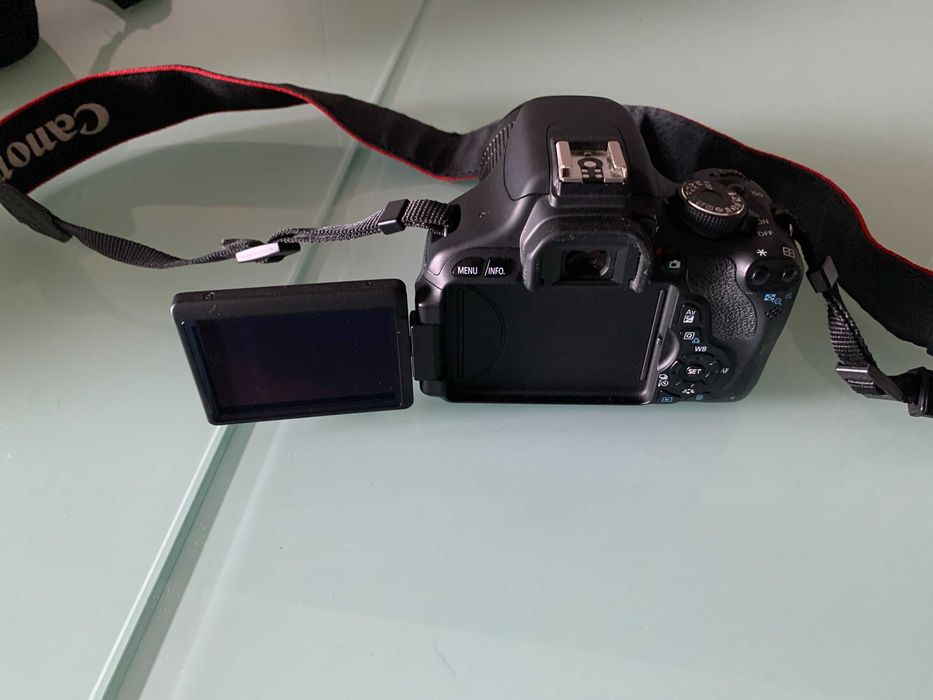 Máquina Fotográfica Canon EOS 600D Reflex. NOVA