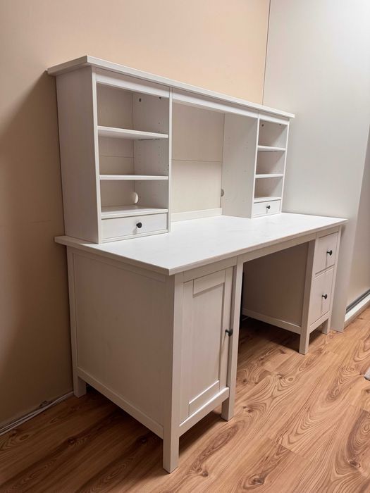 Biurko Ikea Hemnes, lite drewno, z nadstawką, białe
