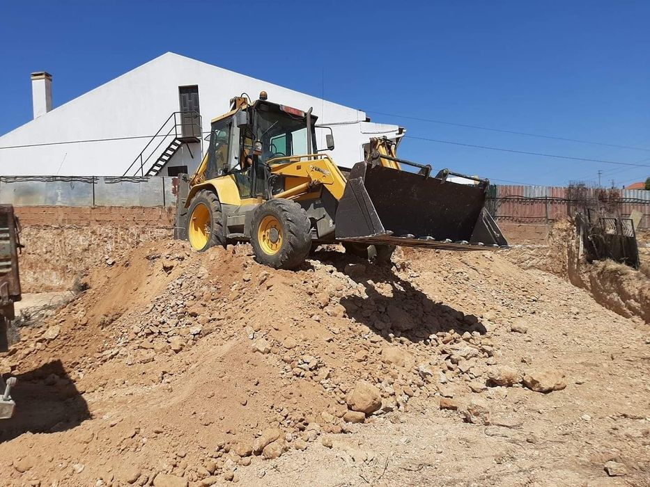 Obras - Terraplanagens / Obras Públicas / Particulares