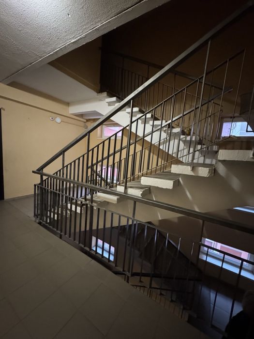 Продам 5 кімнатну квартиру. Лівий берег. Ремонт. Меблі. Техніка