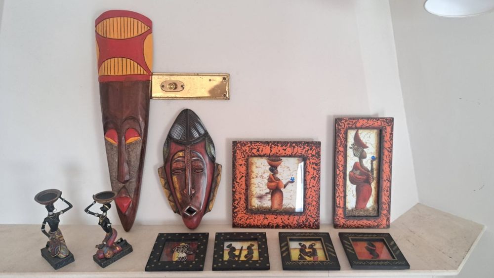 Conjunto de peças  de inspiração africana