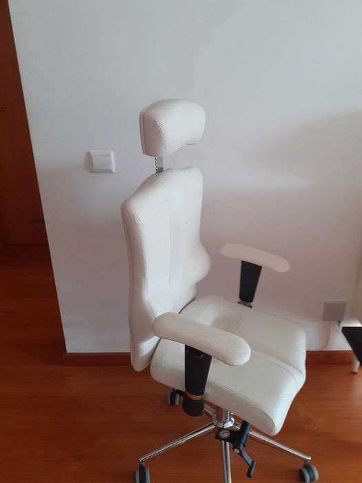 Cadeira Operativa Ergonómica - Branco