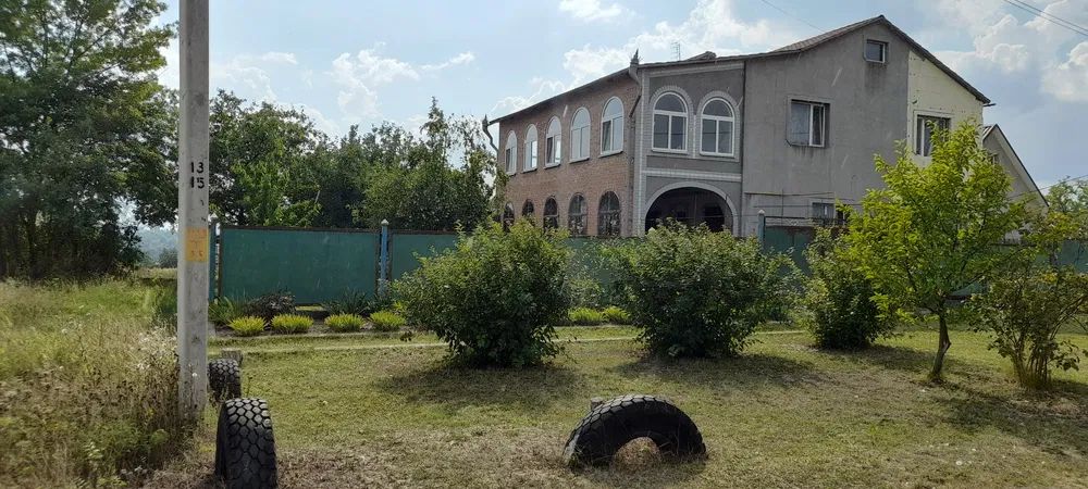 Продам добротний 2-о поверховий будинок. Район С.Балашівка.