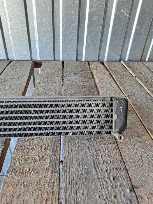 Радиатор масляный Мерседес Т1 БУС 207 208 209 307 308 309 310 408 410