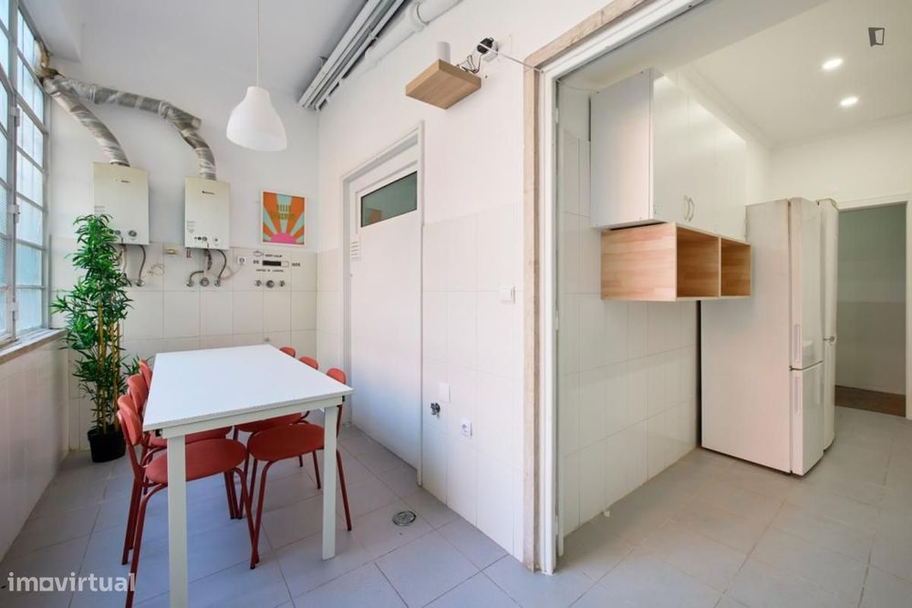 Quarto - localizado em Alameda Lisbon