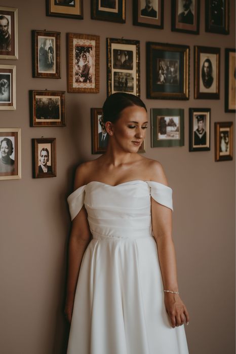 Suknia ślubna r. 34/36 z opadającmi ramiączkami