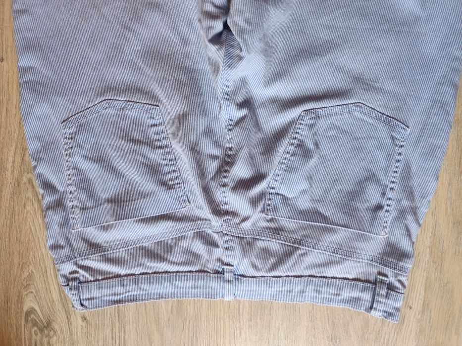 Spodnie damskie w paseczki