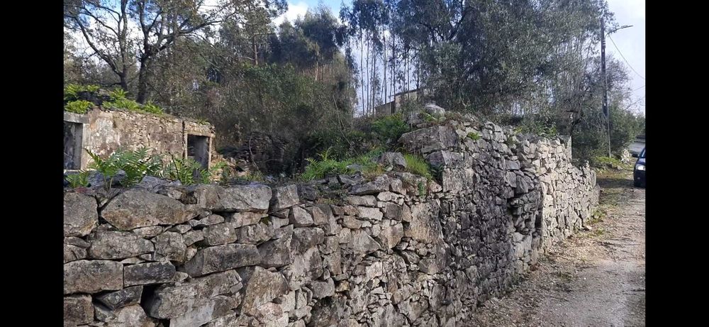 Terreno urbano com ruina- Urban Land with Ruins for Sale – 218m² in At