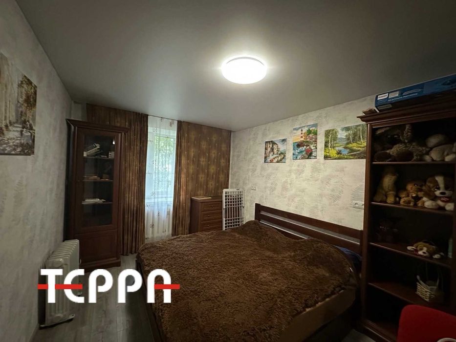 Продаж 2-кімнатної квартири з ремонтом Центр