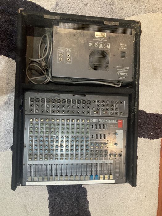 RARO Mesa de som FENDER PX2200D