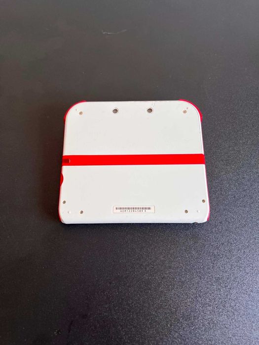 Nintendo 2DS Branca/Vermelha com 100+ Jogos