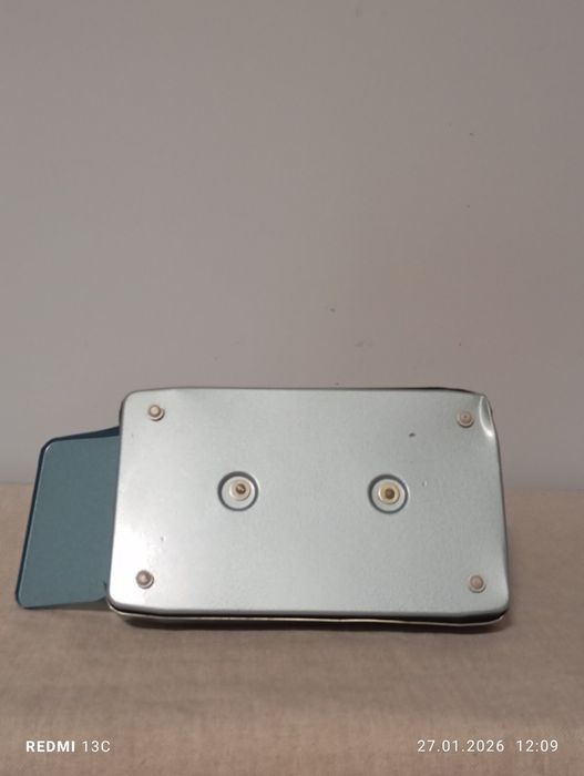 Детская швейная машинка Дніпряночка