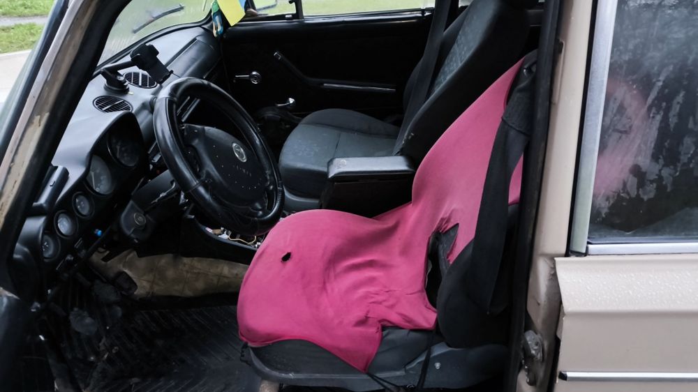 Автомобіль ВАЗ 2106