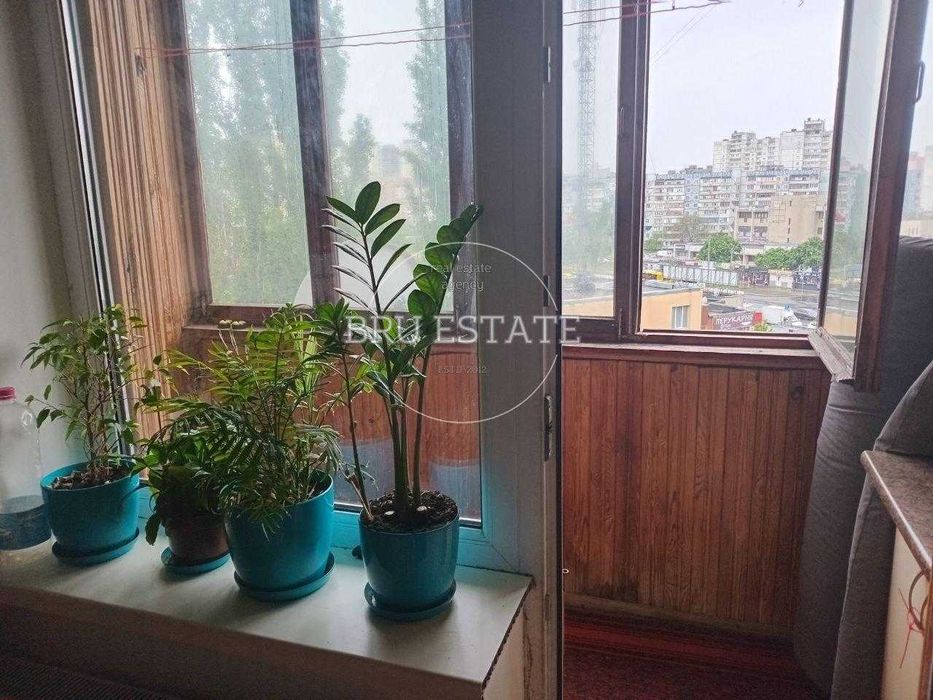 Продам 3 к п-т Червоної Калини 8  Троещина