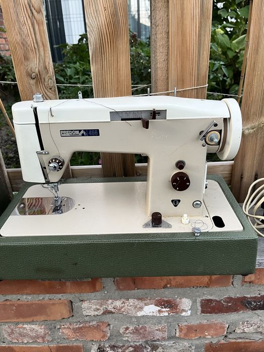 Maszyna do szycia Lucznik Predom 466 Tychy • OLX.pl