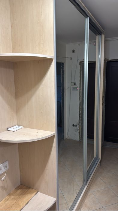 Стінка, вітальня, прихожка