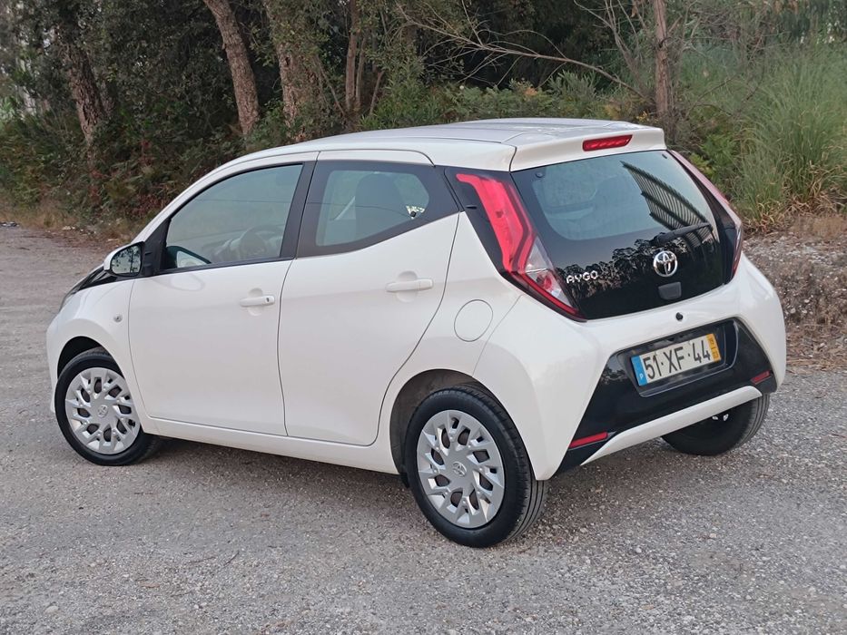 TOYOTA AYGO 1.0-72Cv! Mesmo Novo! 93709Kms! Negociável!