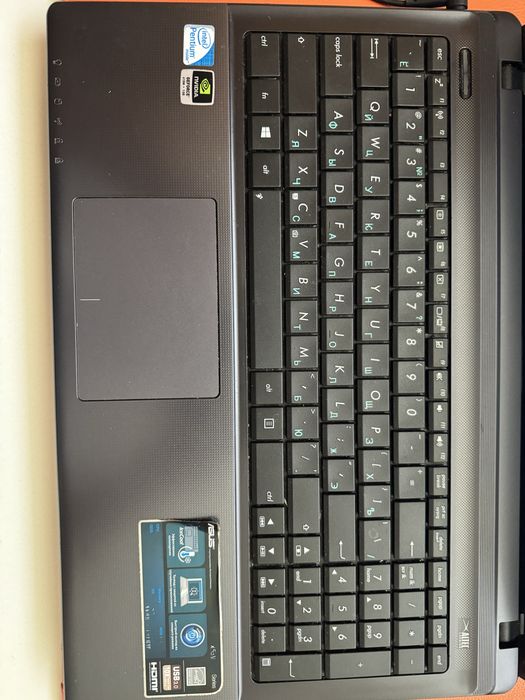 Ноутбук Asus X55V