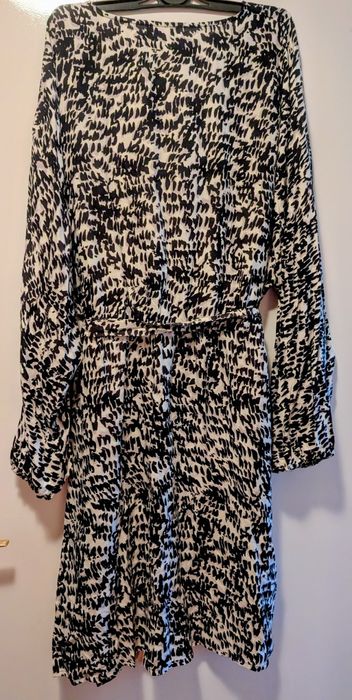 Elegancka sukienka C&A, rozmiar 44 – nowa (bez metki)