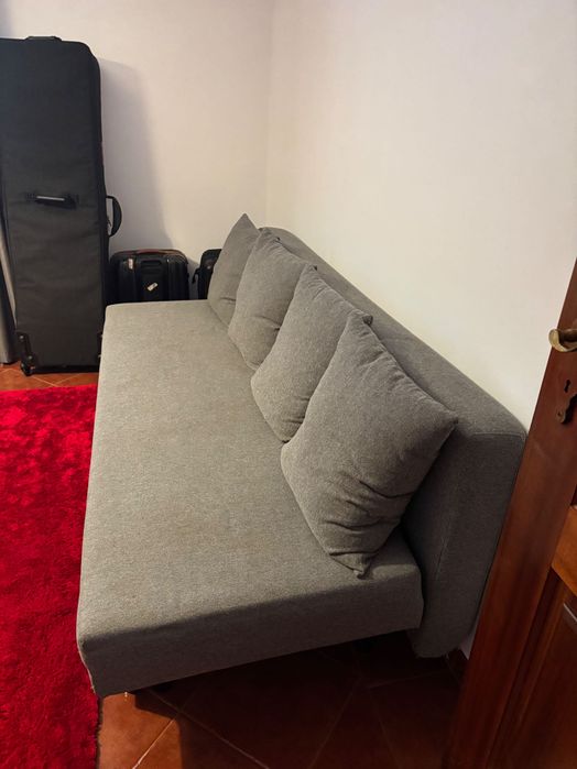 Sofá-cama em bom estado Ikea