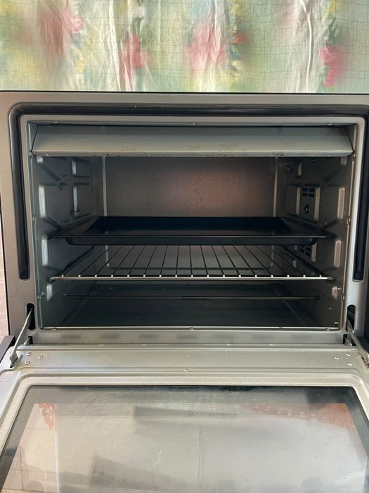 Forno eléctrico grande
