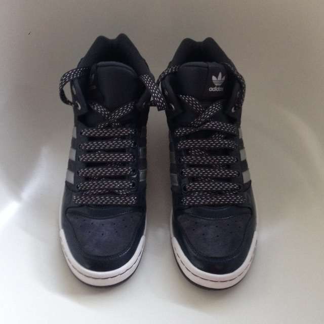 Ténis Adidas, como novos (usados apenas 1 vez)