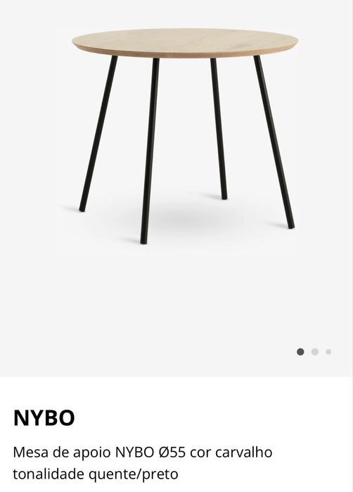 Mesa de apoio redonda.