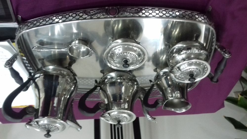 Vendo serviço de chã Ingles. Em inox