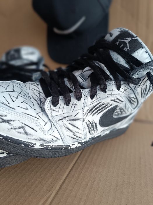 Buty  Nike Jordan 1 mid mod