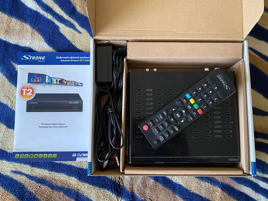 Цифровий ефірний ресивер DVB-T2 Strong STR 8502