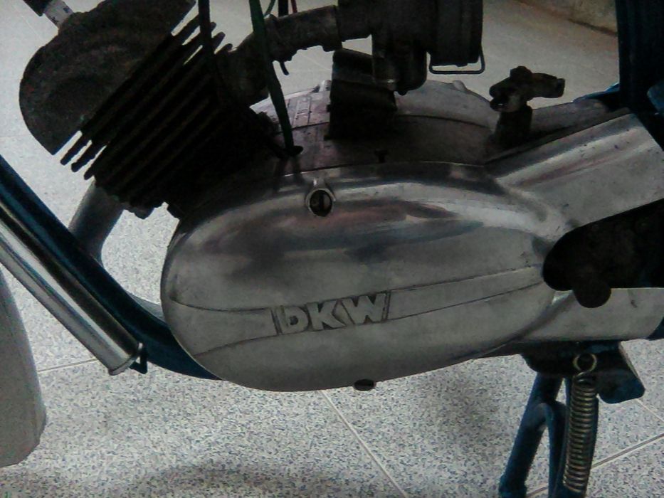 Famel foguete 3v de punho com motor DKW motor auxiliar de pedais não tem matrícula muito raro
