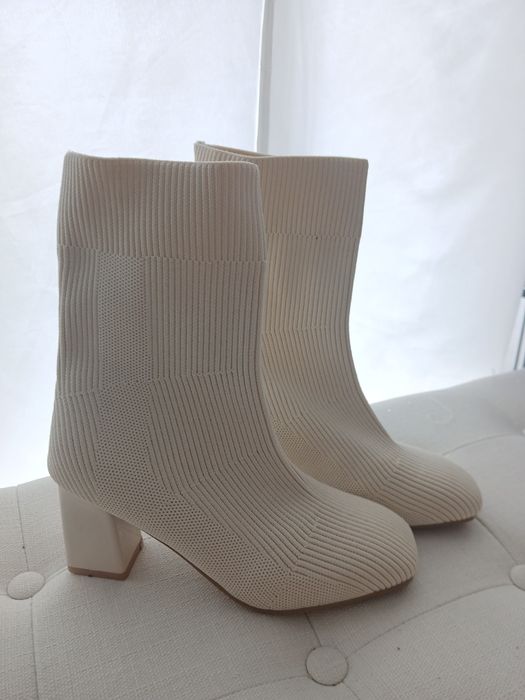 Botas bege em tecido