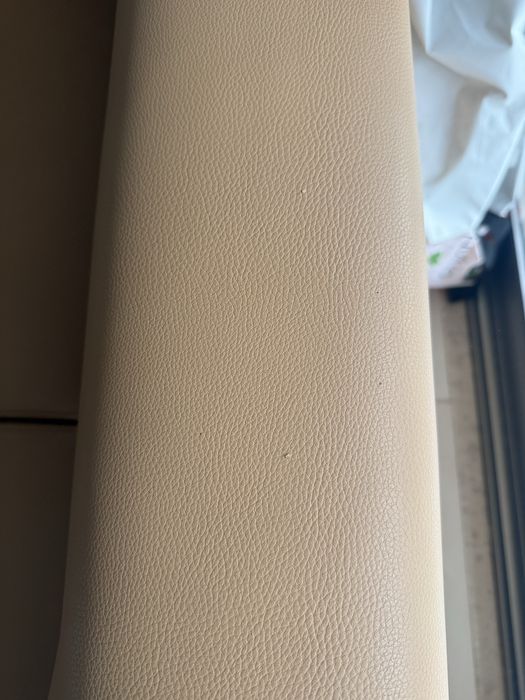 Sofa dois lugares em pele