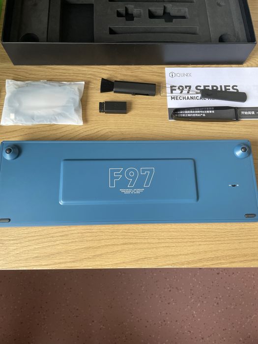 Iqunix f97 coral sea