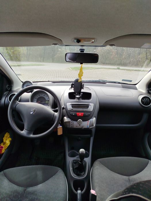 Peugeot 107 2010 rok