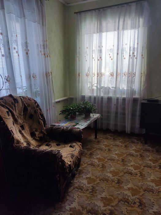 Продам добротний будинок на дві сім'ї