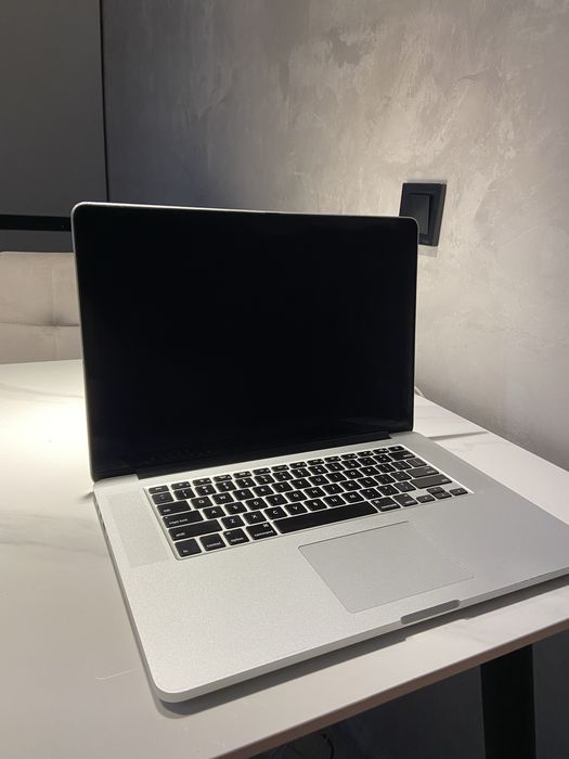 MacBook Pro 15 2015 16/512gb