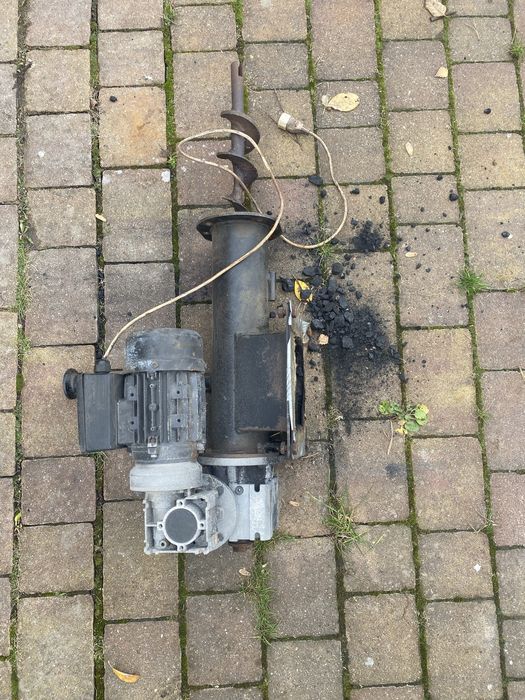 Podajnik do pieca ekogroszek (silnik i slimak)