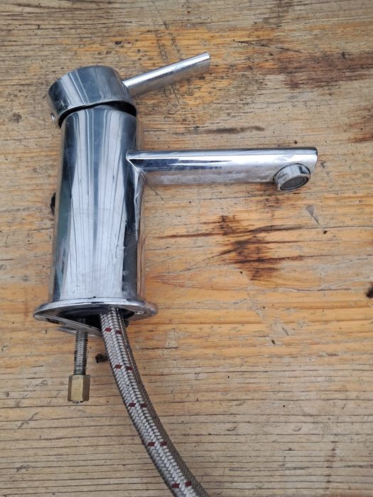 Bateria , kran umywalkowa, zlew