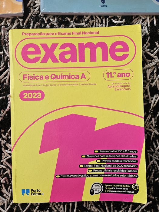 Livros de exames/exercícios de Física e Química A